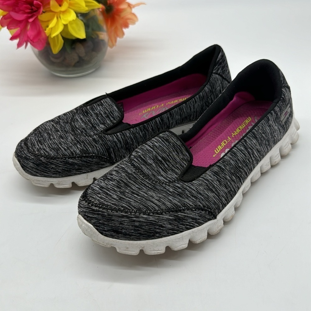 Skechers Gray Ballet Flat sneakers Memory Foam Footbed Size 8 SKT6191B
